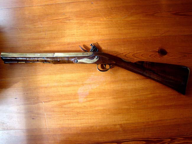An historically important Brass barreled flintlock blunderbuss owned by Alexander Speirs of Elderslie, Scotland, circa 1755-1760. — image 3